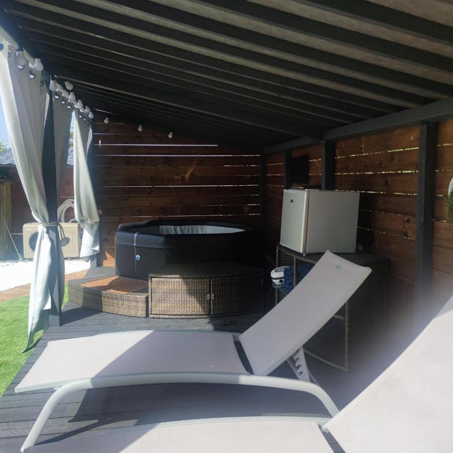 Naturel : Studio Calme Et Agreable Les Bordes Exterior photo